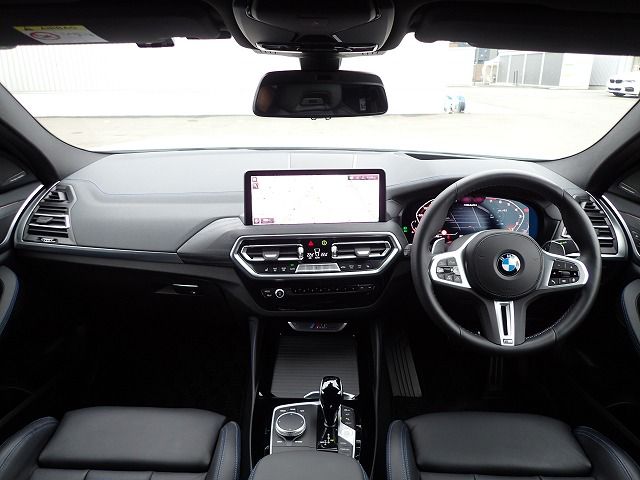 G02 X4 M40i RHD LCI