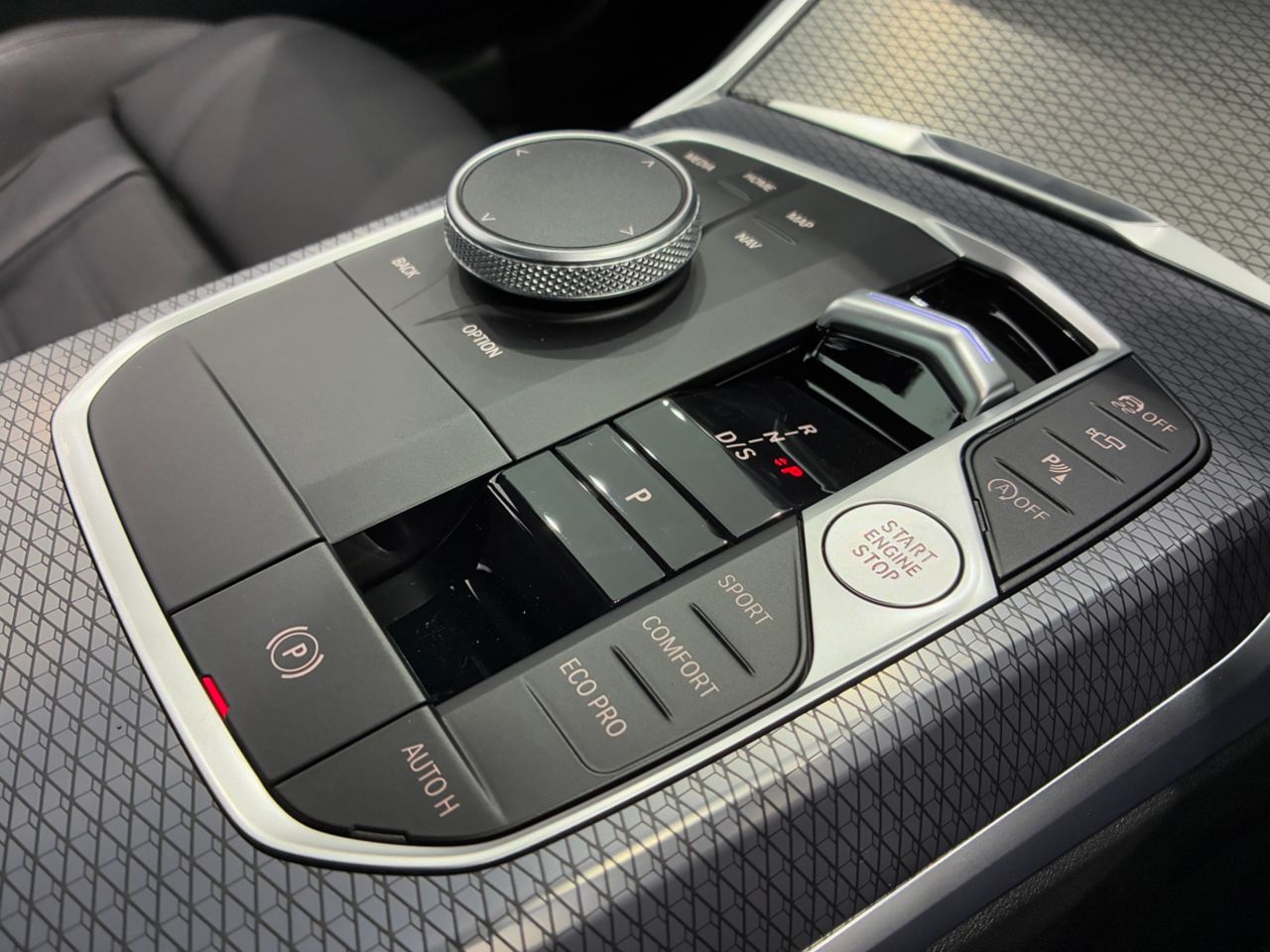 320d xDrive Berline RHD