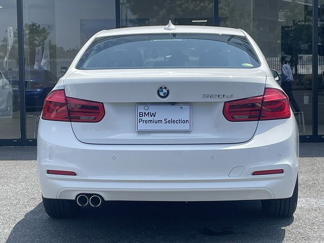 320D SEDAN RHD