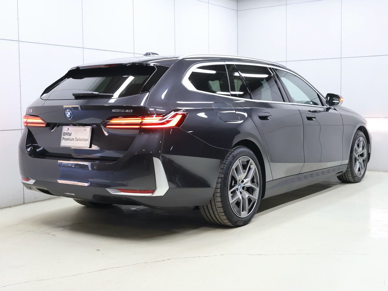 BMW i5 eDrive40 M Sport RHD