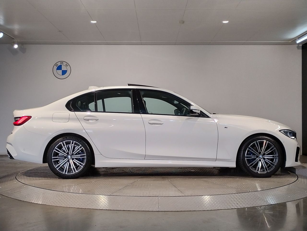 330i Berline RHD