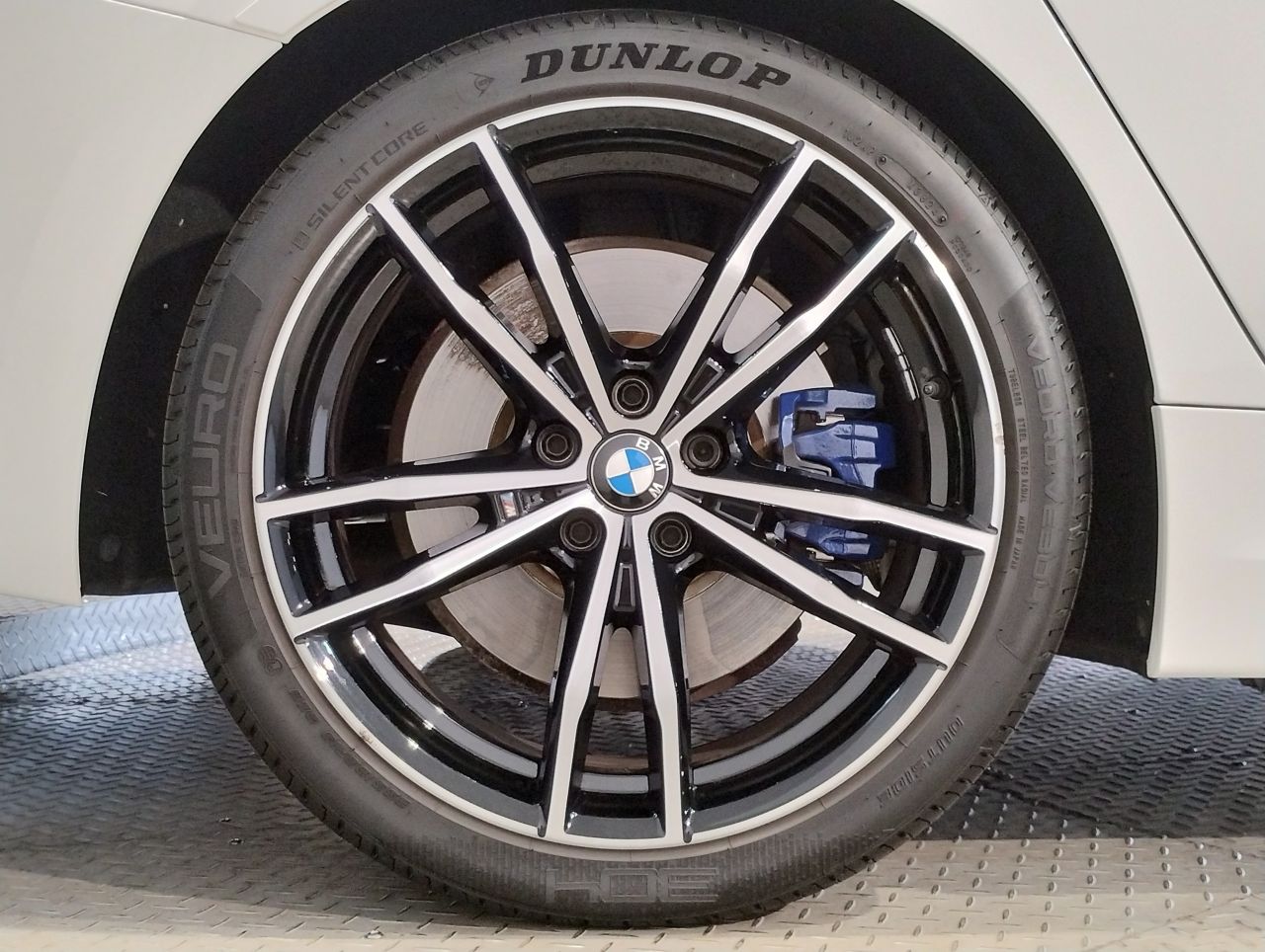 G20 320d xDrive RHD Saloon