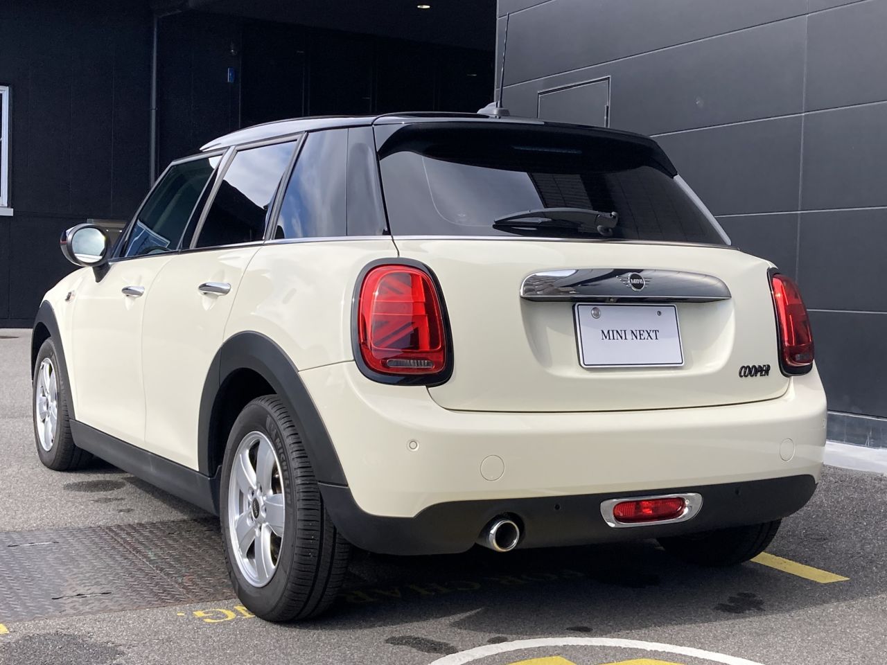 F55 MINI Cooper 5-Door Hatch LCI