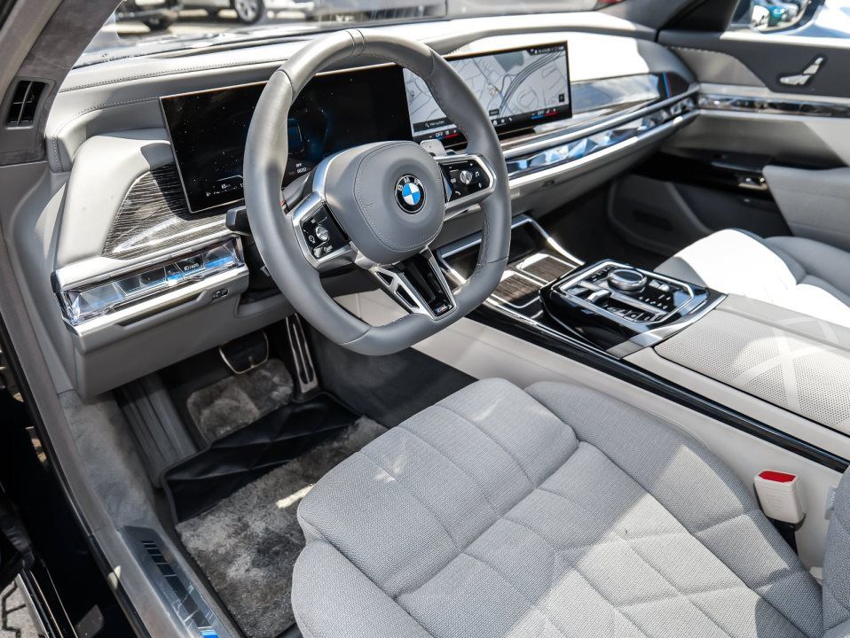 BMW 740