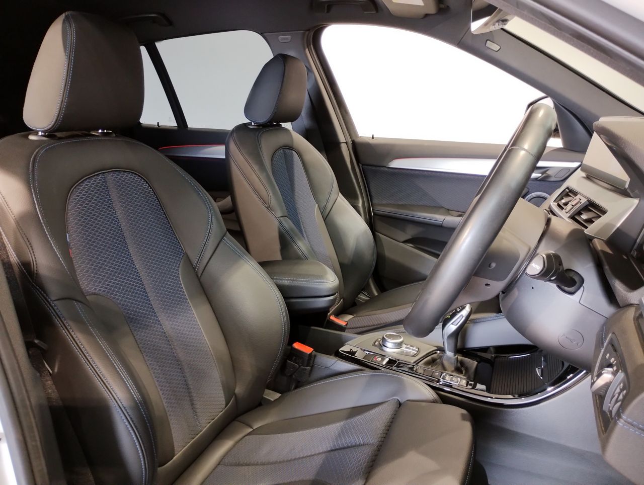 X1 sDrive18i RHD