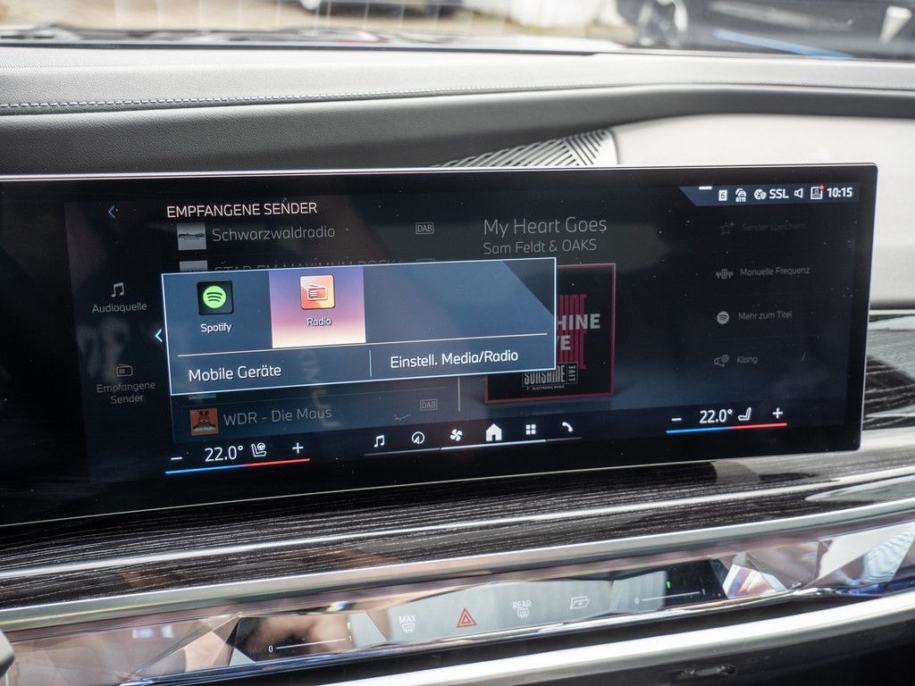 BMW 740