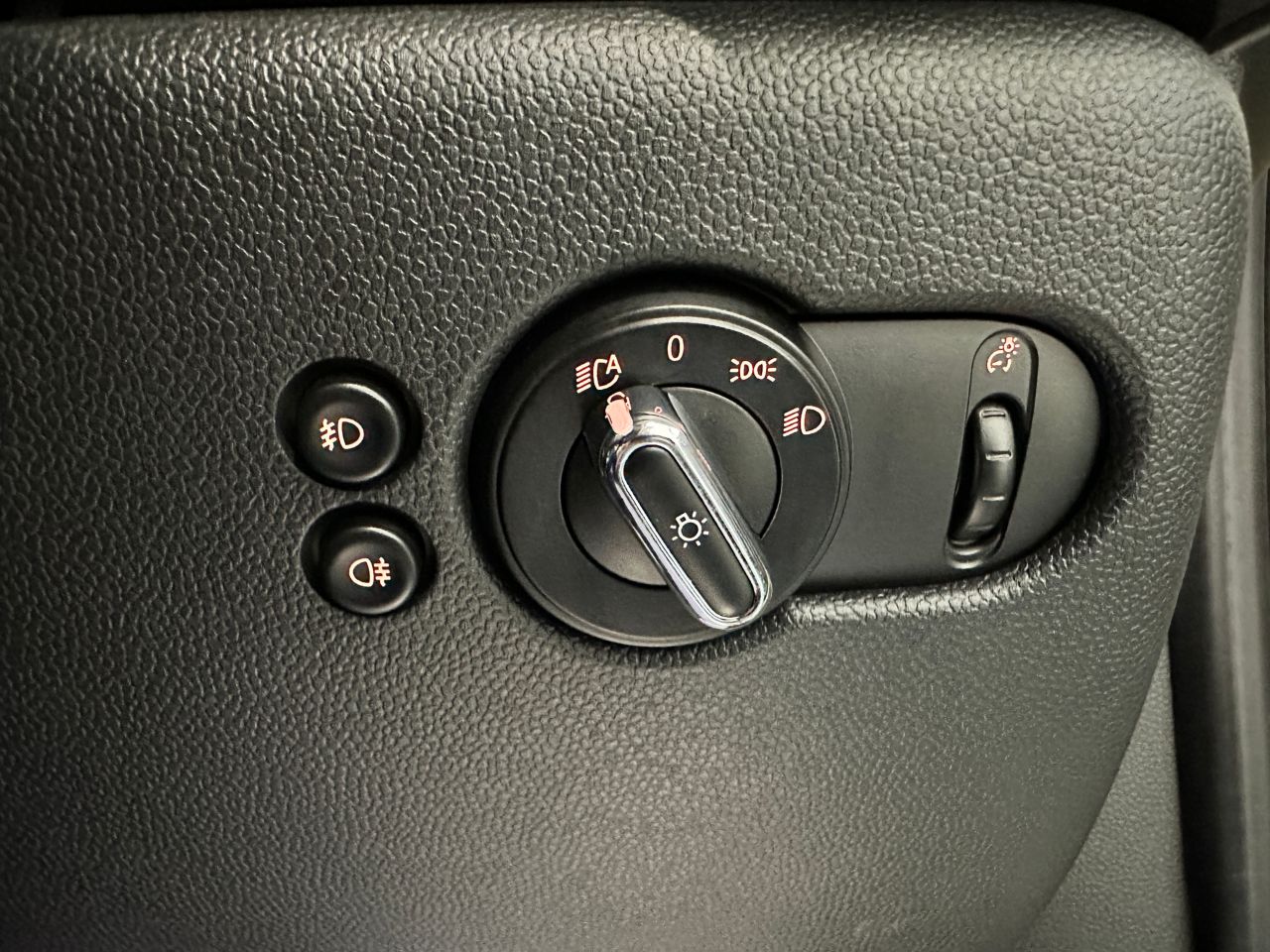 F55 COOPER S D(AT)