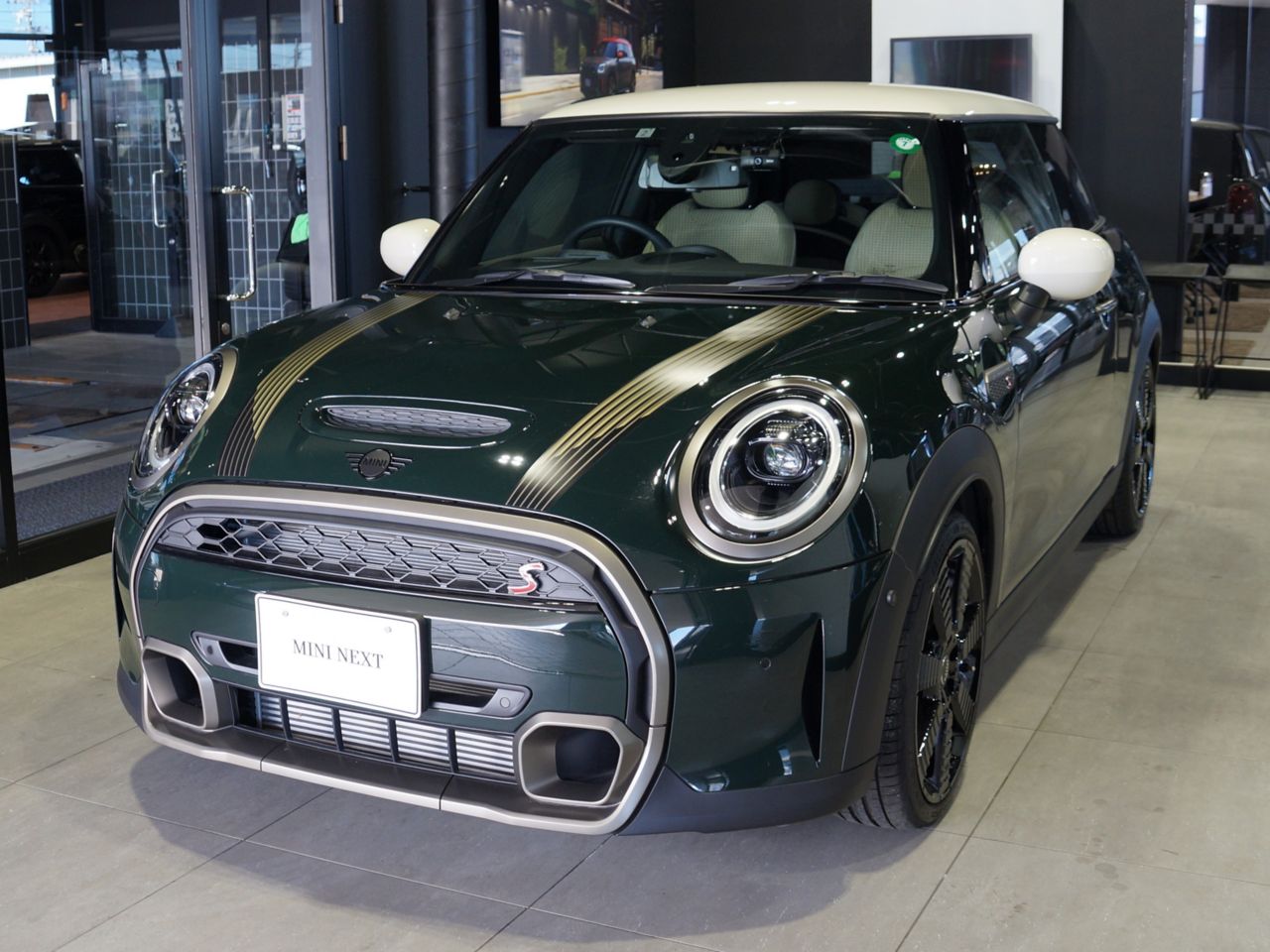 MINI COOPER S 3 DOOR. RESOLUTE EDITION.