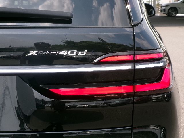 X7 xDrive40d RHD US