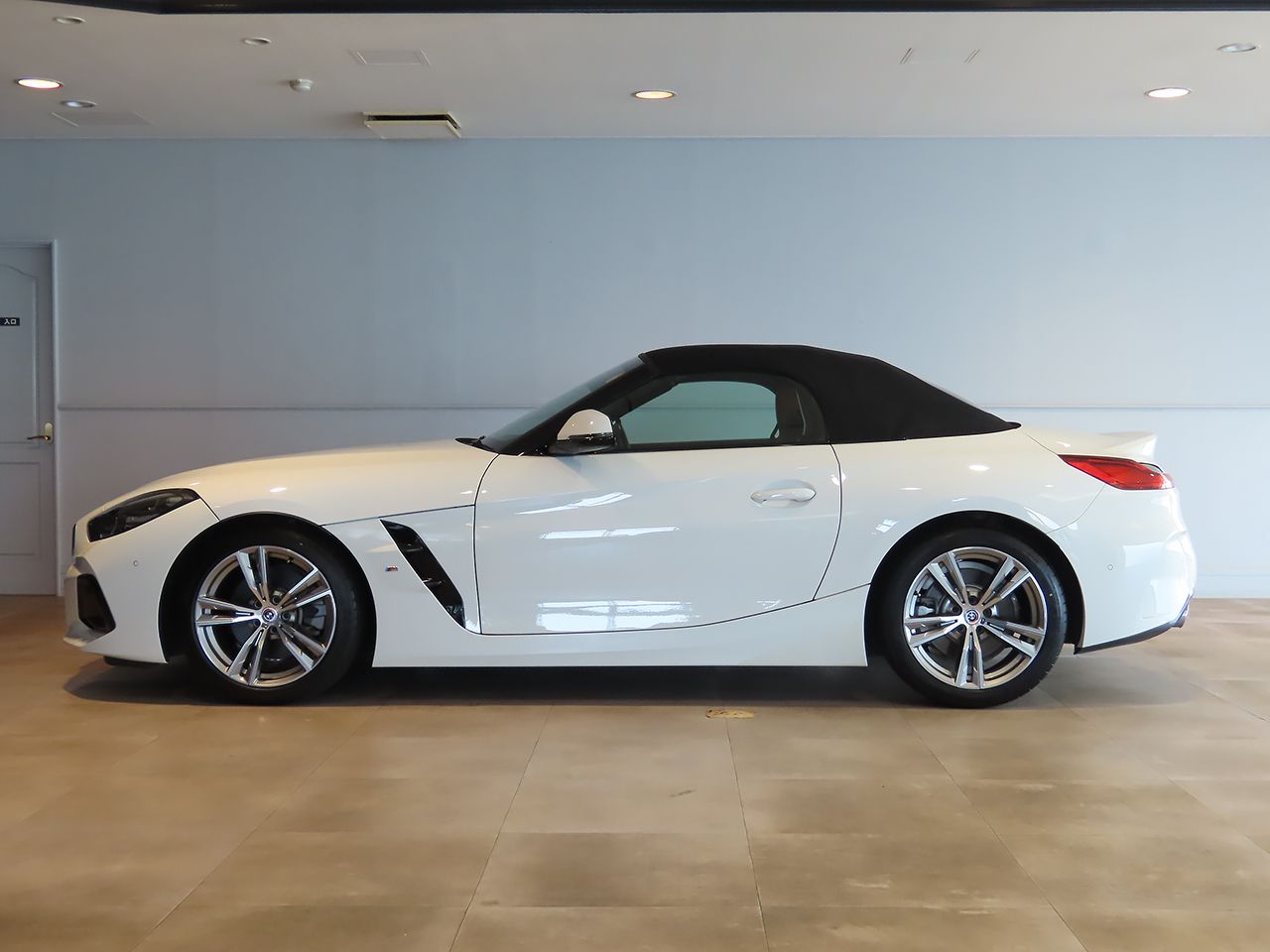 G29 z4 sDrive20i RHD