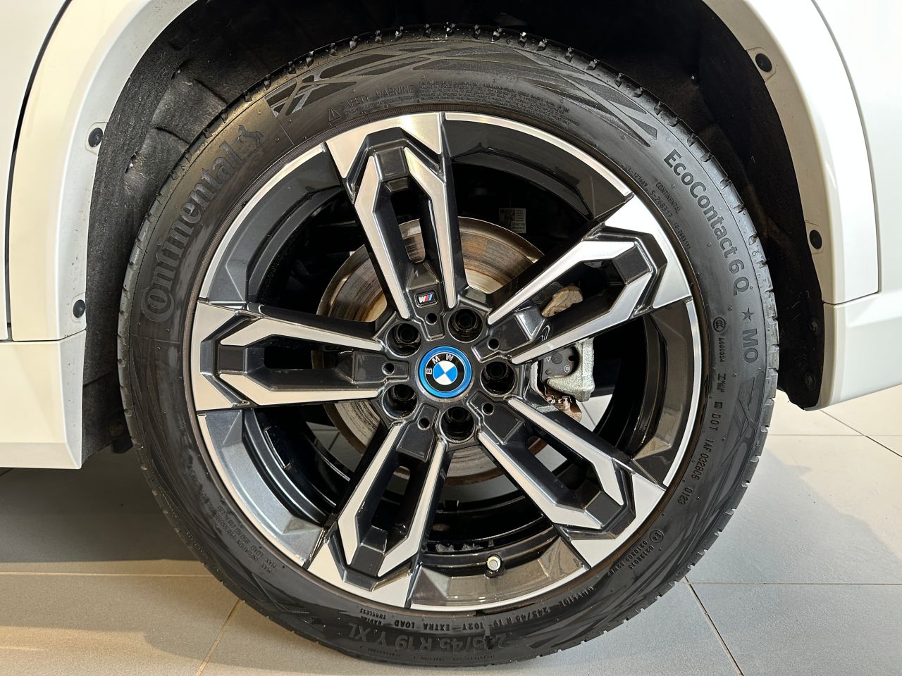 U11 iX1 xDrive30