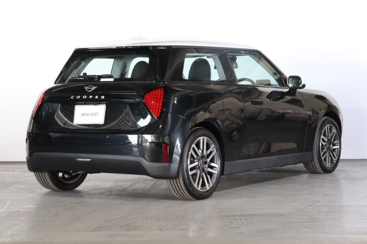 J01 MINI Cooper E