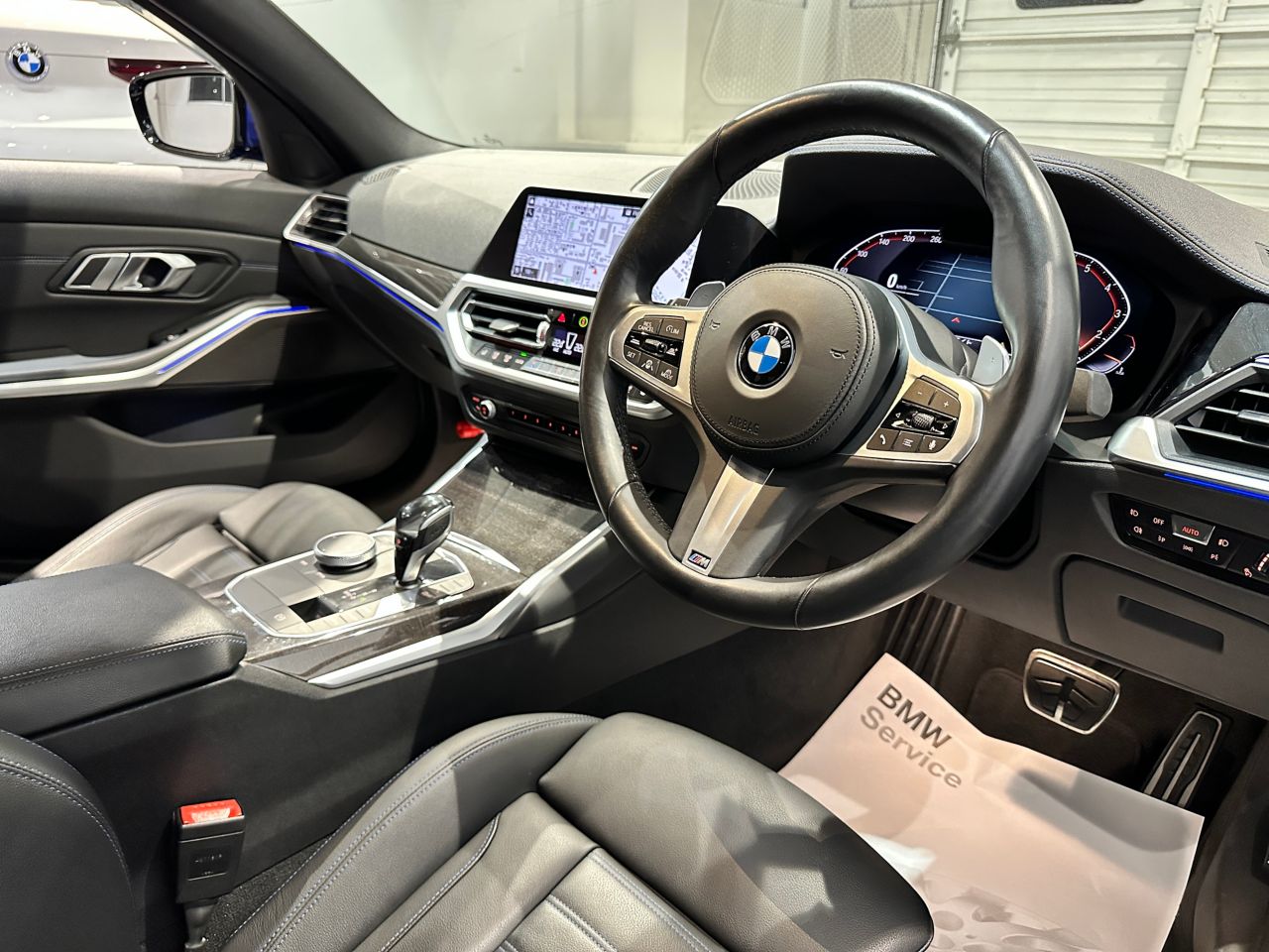 320i Sedan RHD