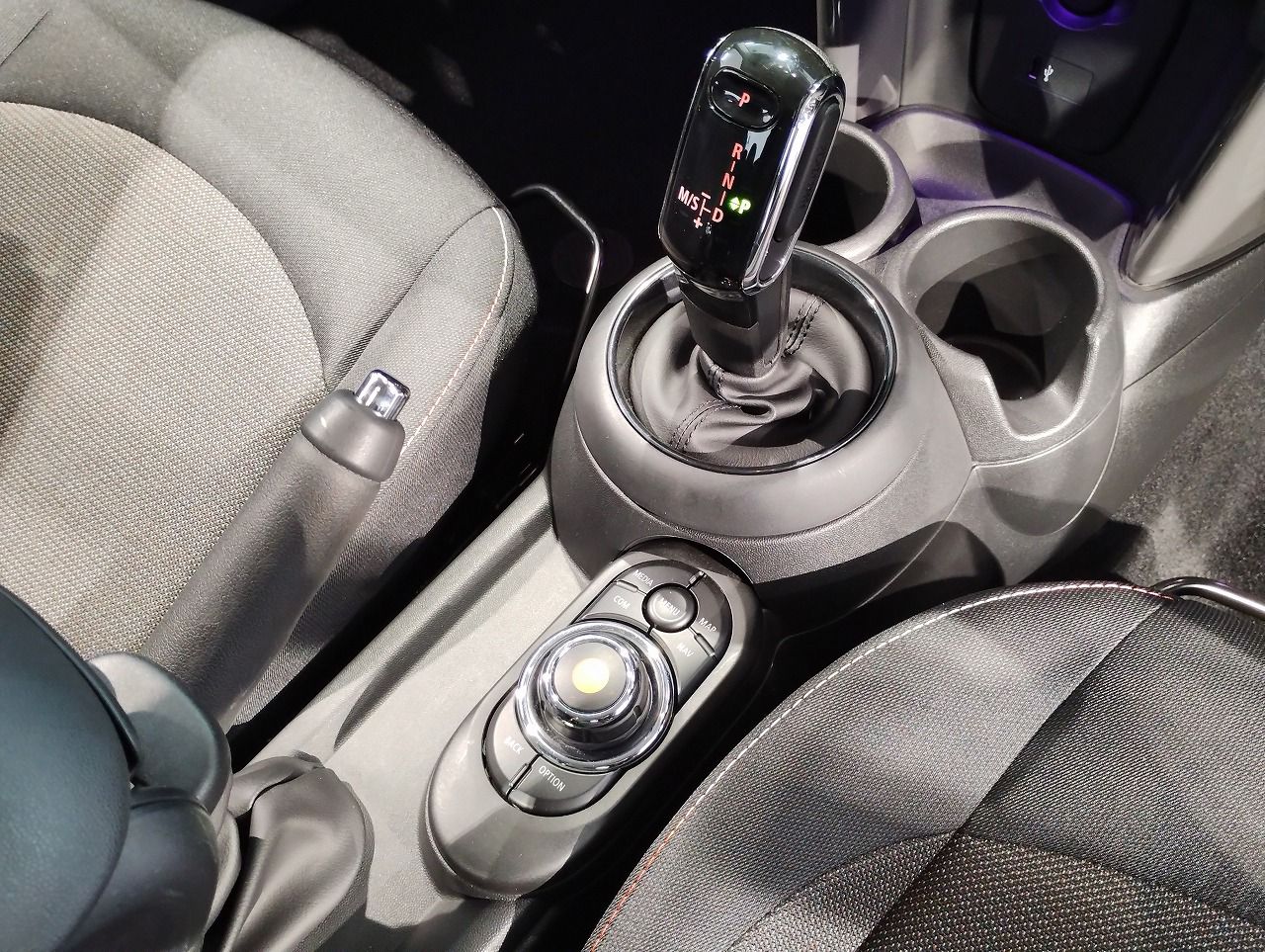 MINI F55 Cooper D 5dr Hatch LCI