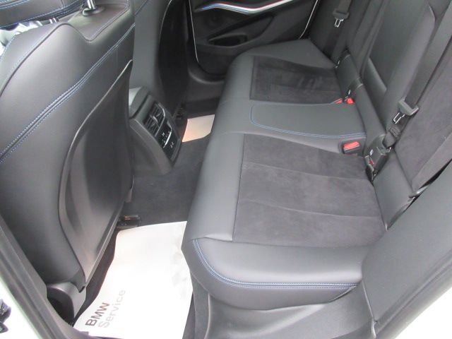 320d xDrive Berline RHD