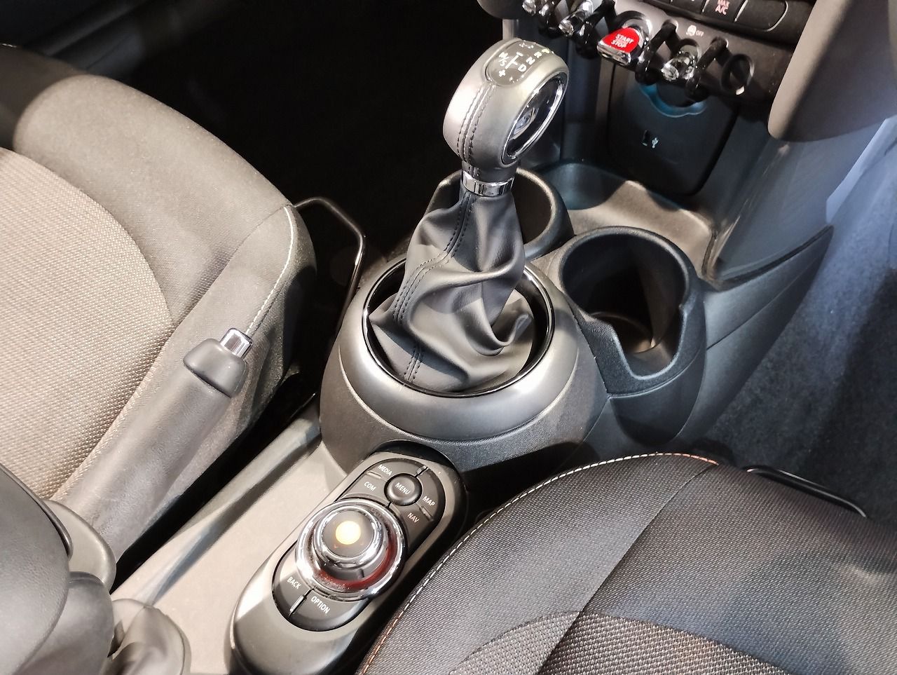 F56 COOPER D (AT)
