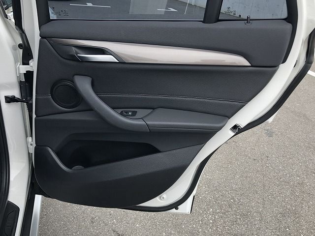 X1 sDrive18i RHD