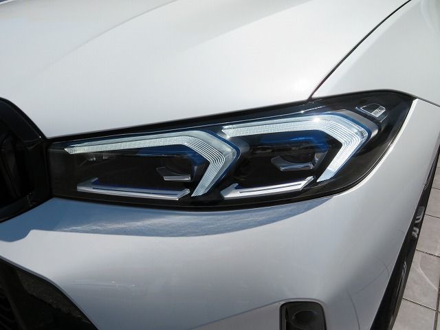 320d xDrive Berline RHD