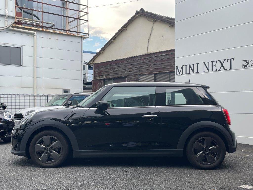 MINI Cooper F56 RHD