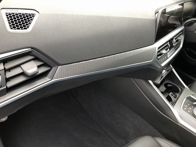 G20 330e Saloon RHD MX