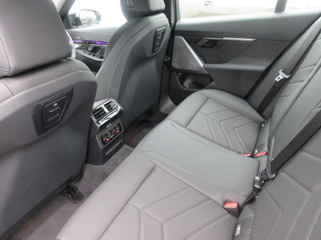 BMW i5 M60 xDrive Sedan RHD