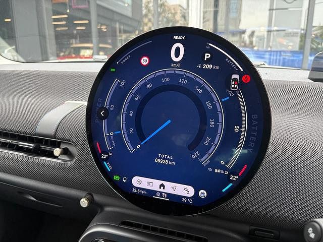 J01 MINI Cooper E