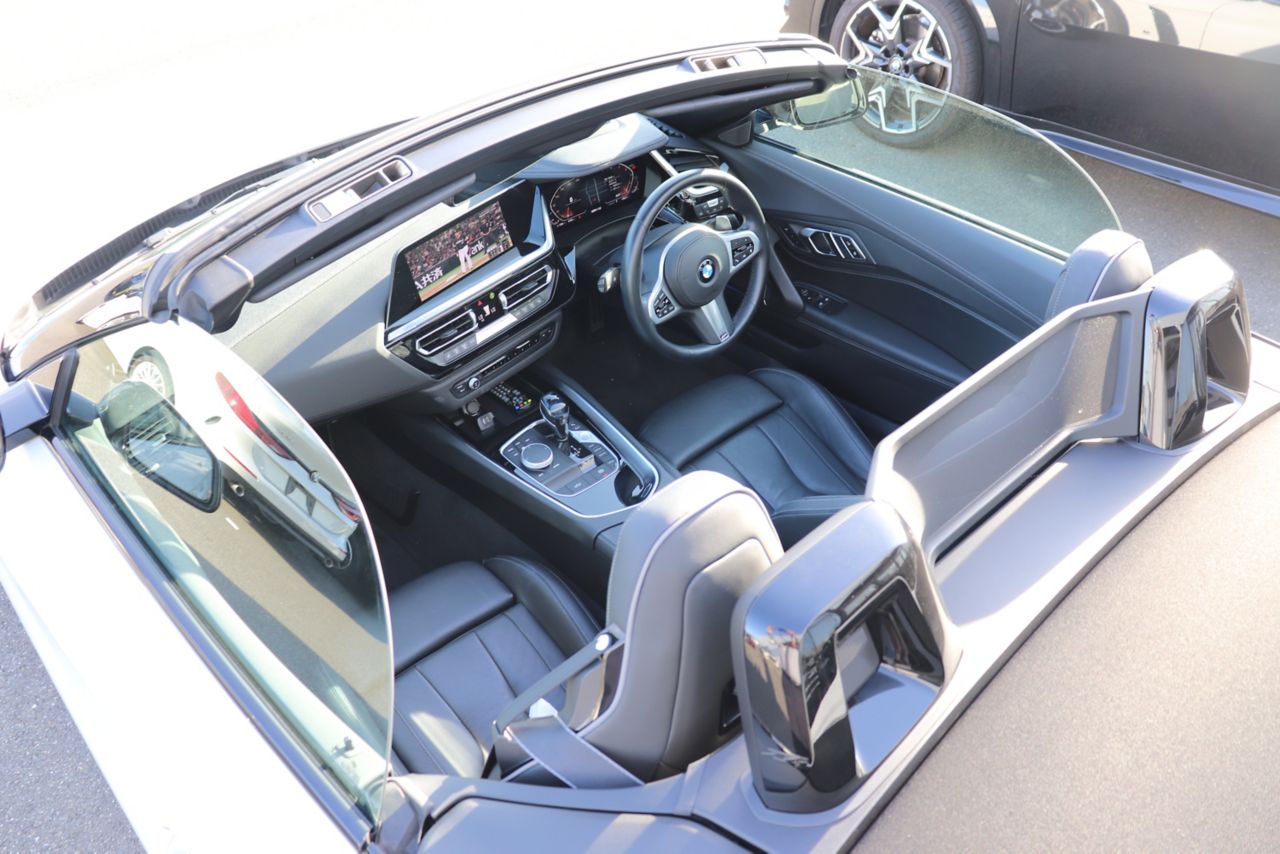 G29 z4 sDrive20i RHD