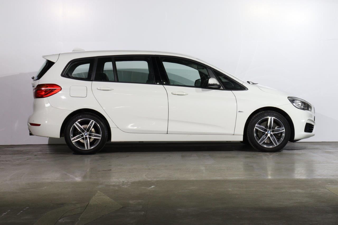 220I GRAN TOURER RHD