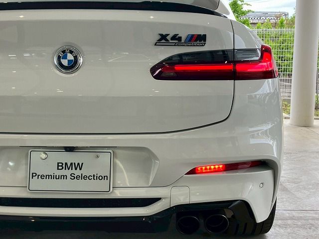 X4 M RHD