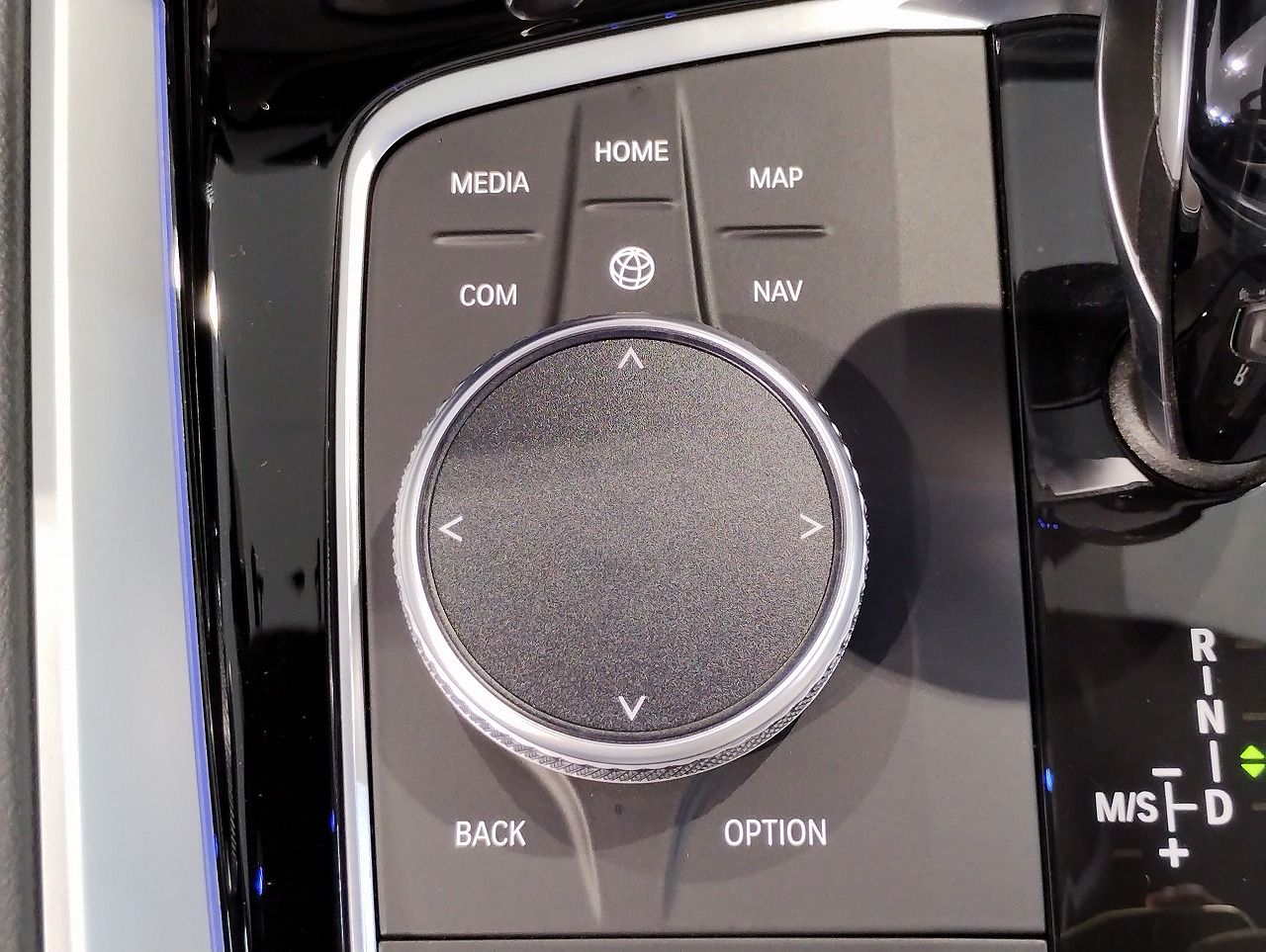 G29 z4 sDrive20i RHD