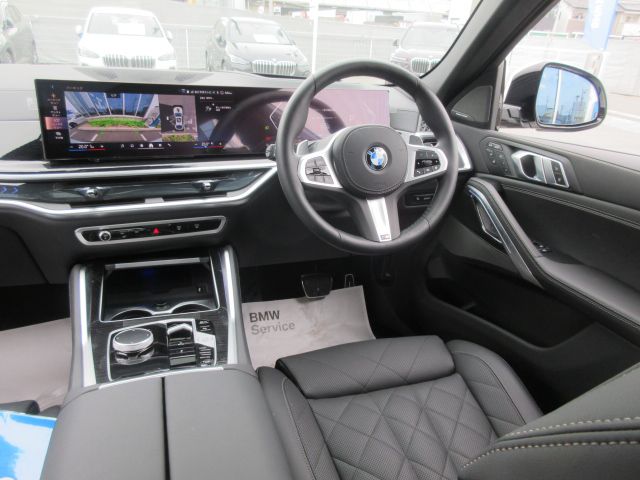 X6 M60i xDrive RHD