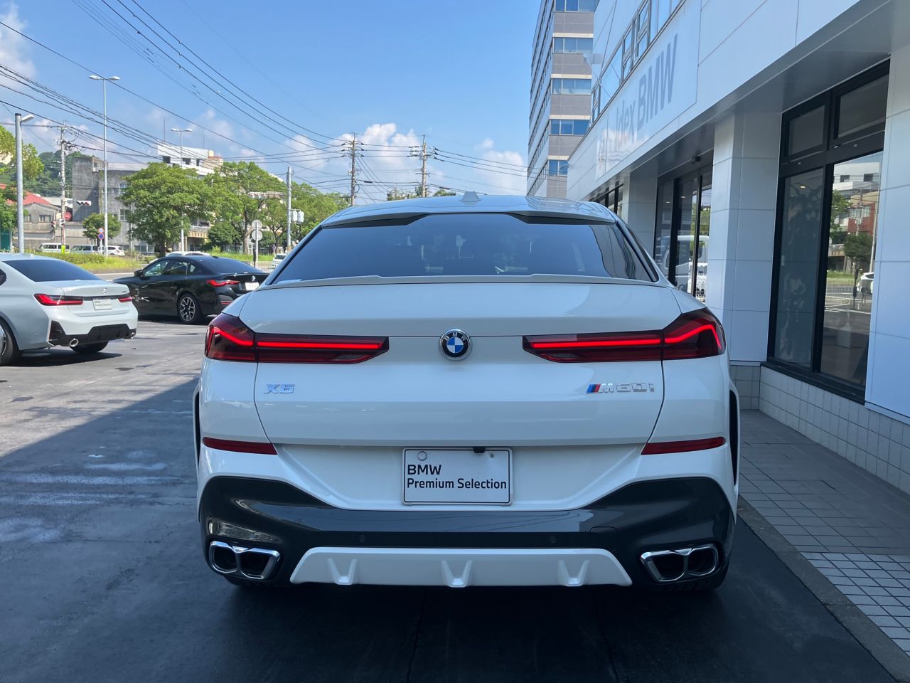 X6 M60i xDrive RHD