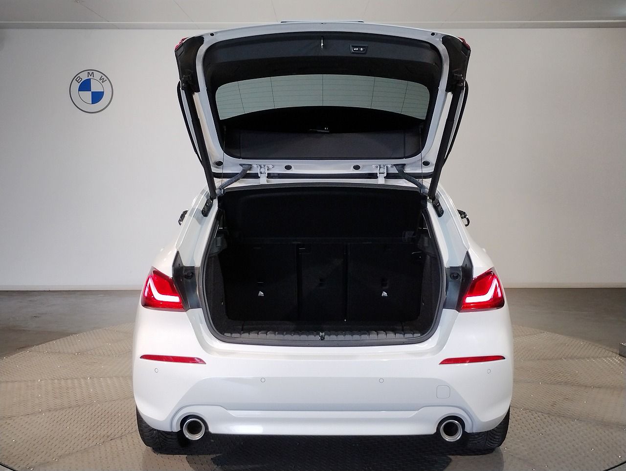 F40 118d Sports Hatch 5-door B47 2.0d