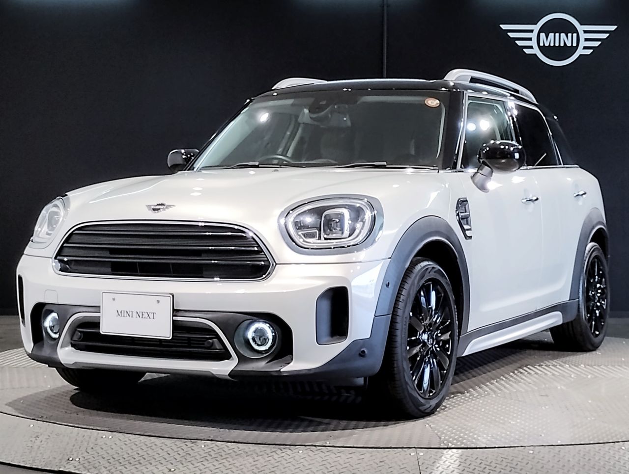 MINI COOPER D CROSSOVER.