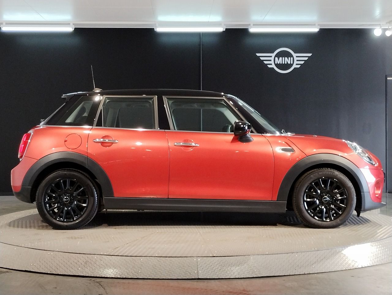 F55 MINI Cooper 5-Door Hatch LCI