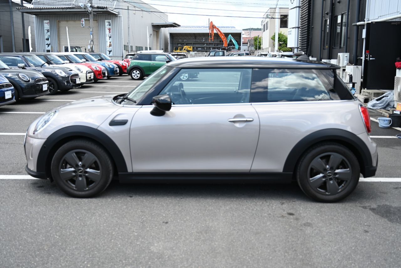 MINI Cooper F56 RHD