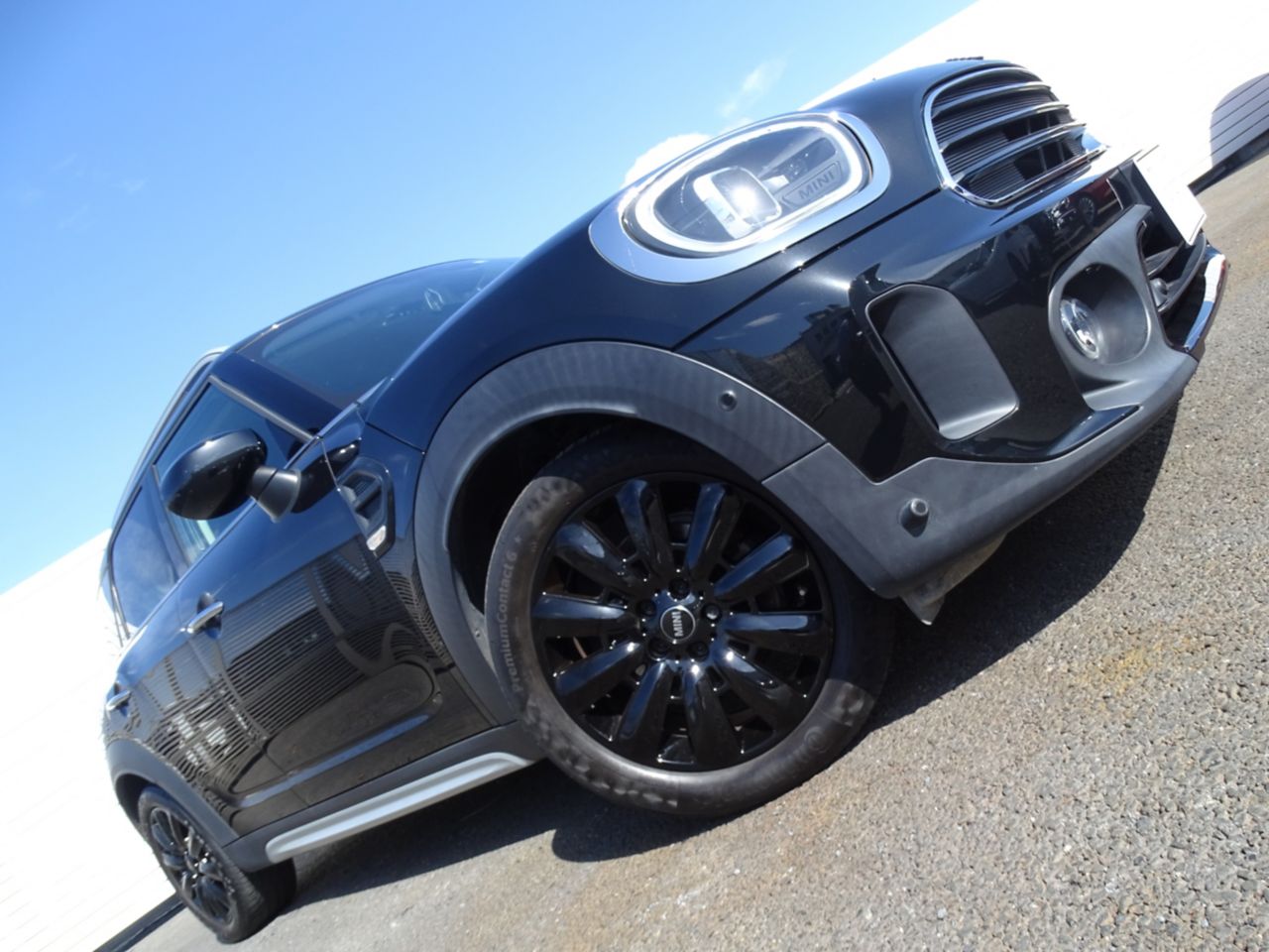 MINI COOPER D CROSSOVER.