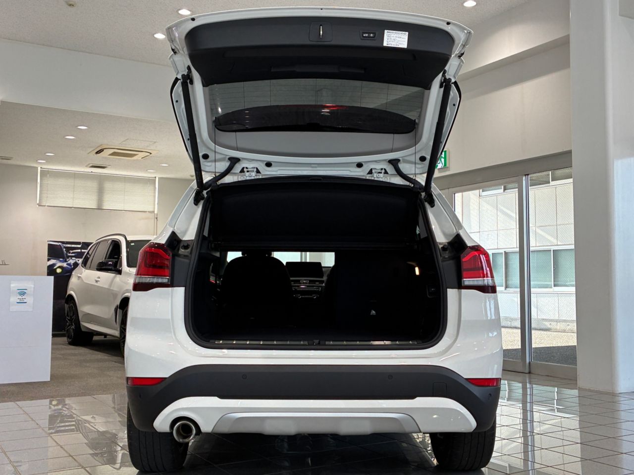 X1 sDrive18i RHD