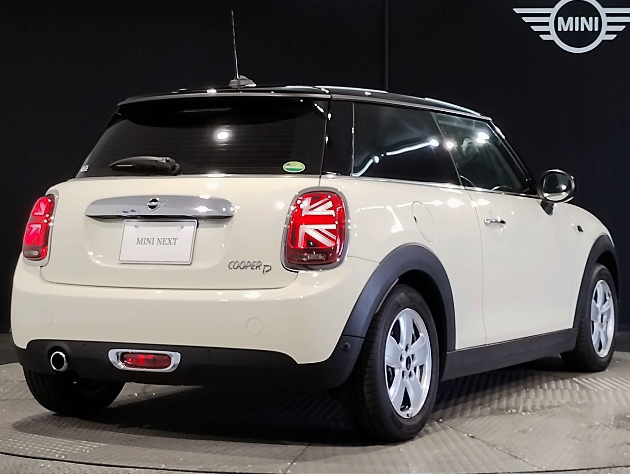 F56 COOPER D (AT)