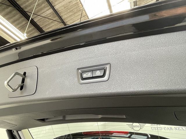 X1 sDrive18i RHD
