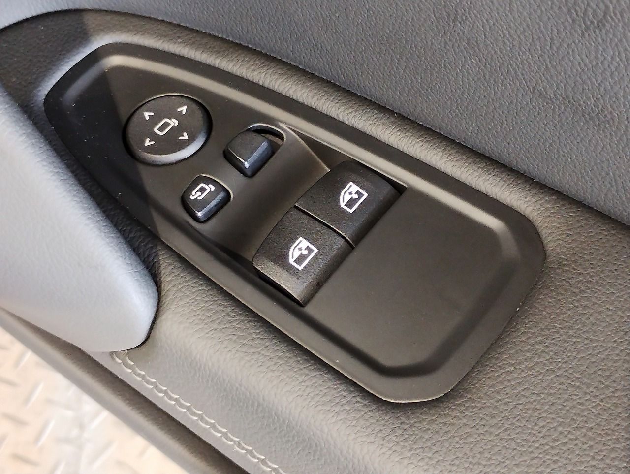 G29 z4 sDrive20i RHD