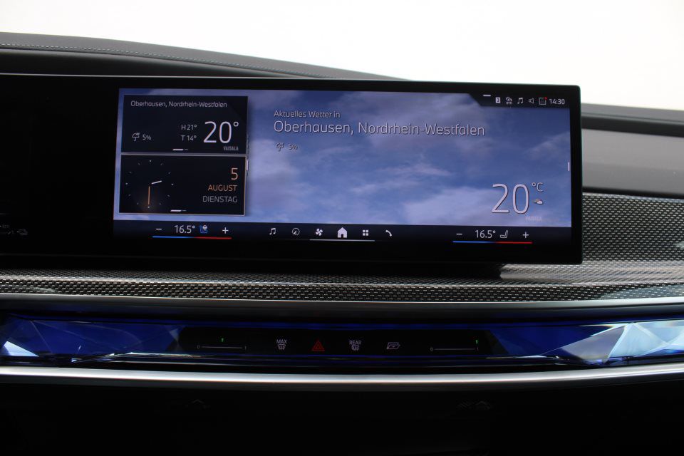 BMW 750