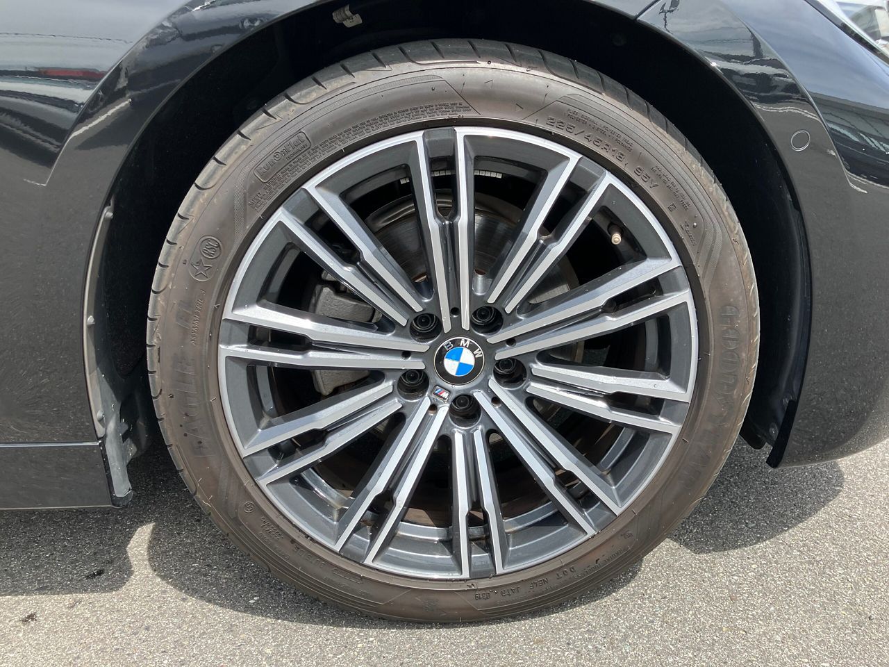 320i Sedan RHD