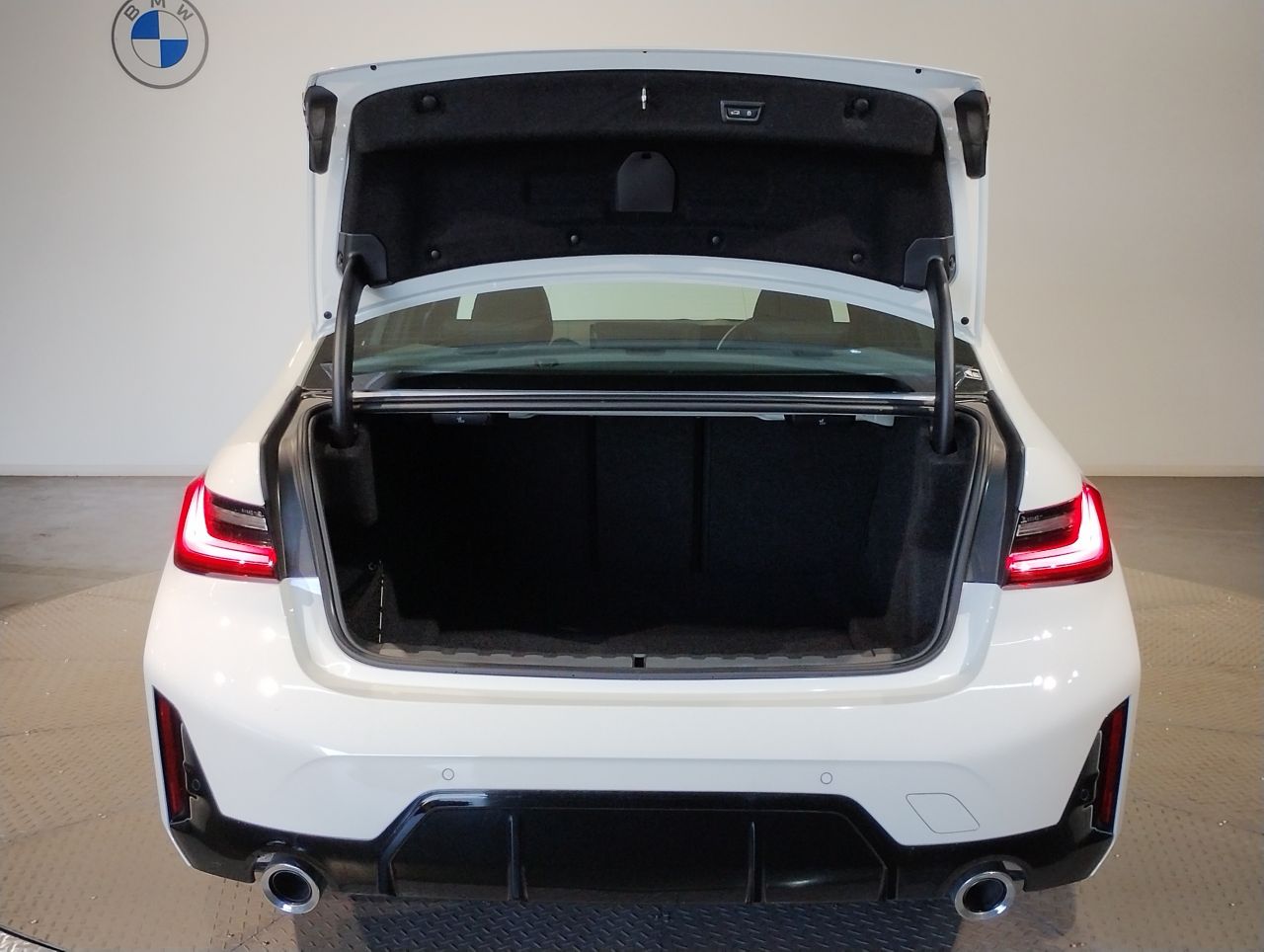 320d xDrive Berline RHD