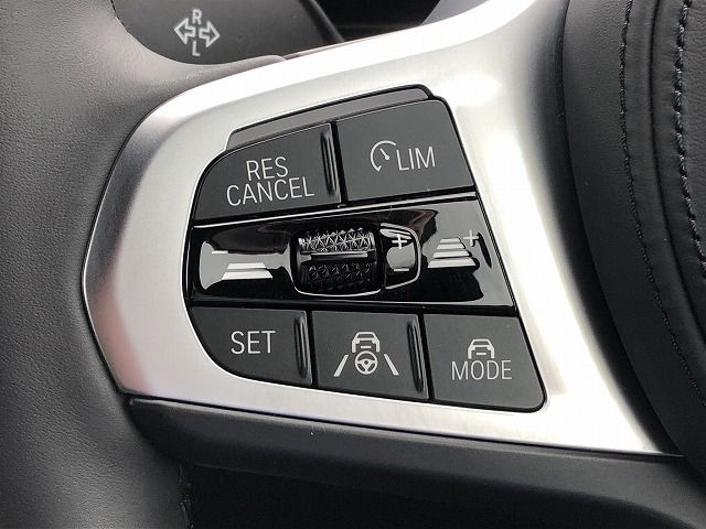 G26 i4 eDrive40 RHD