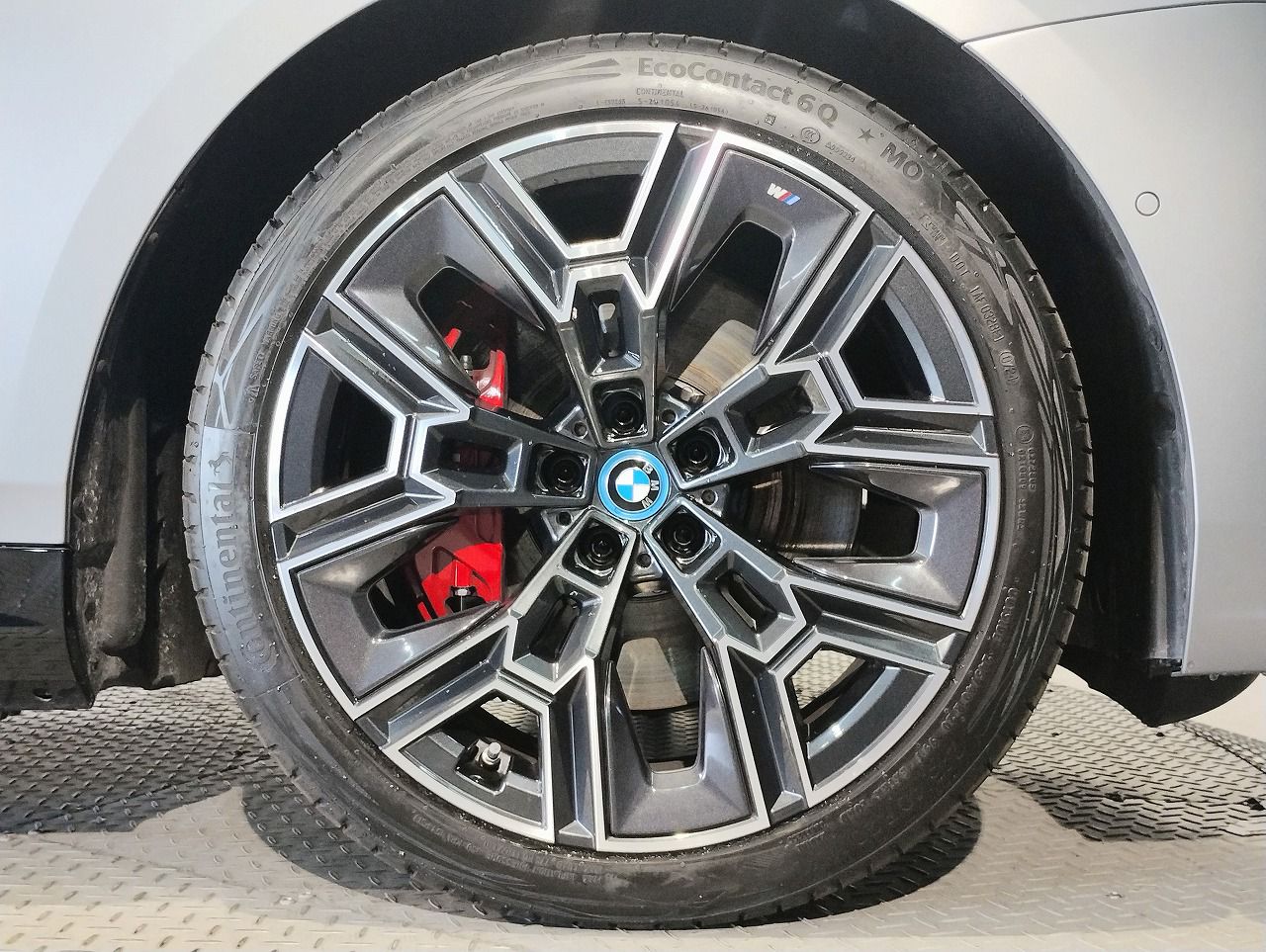 BMW i5 eDrive40 M Sport RHD