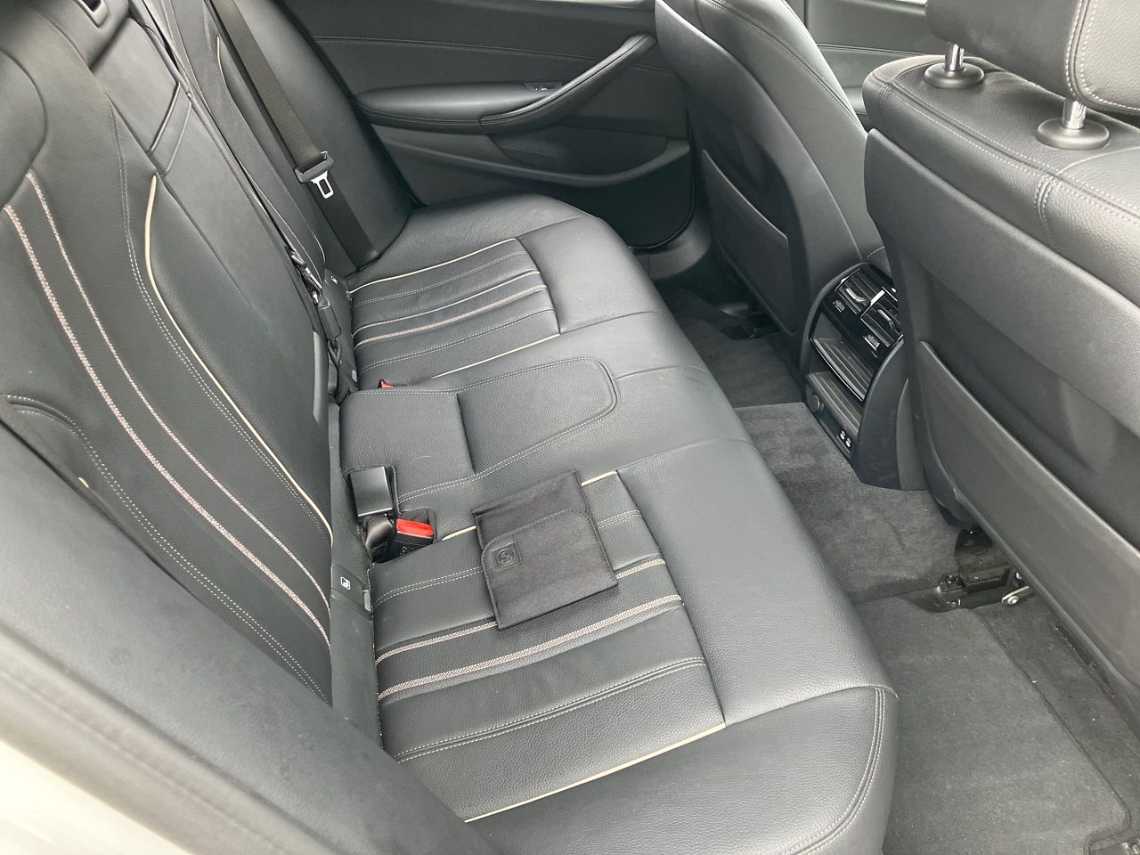 520d xDrive Sedan RHD