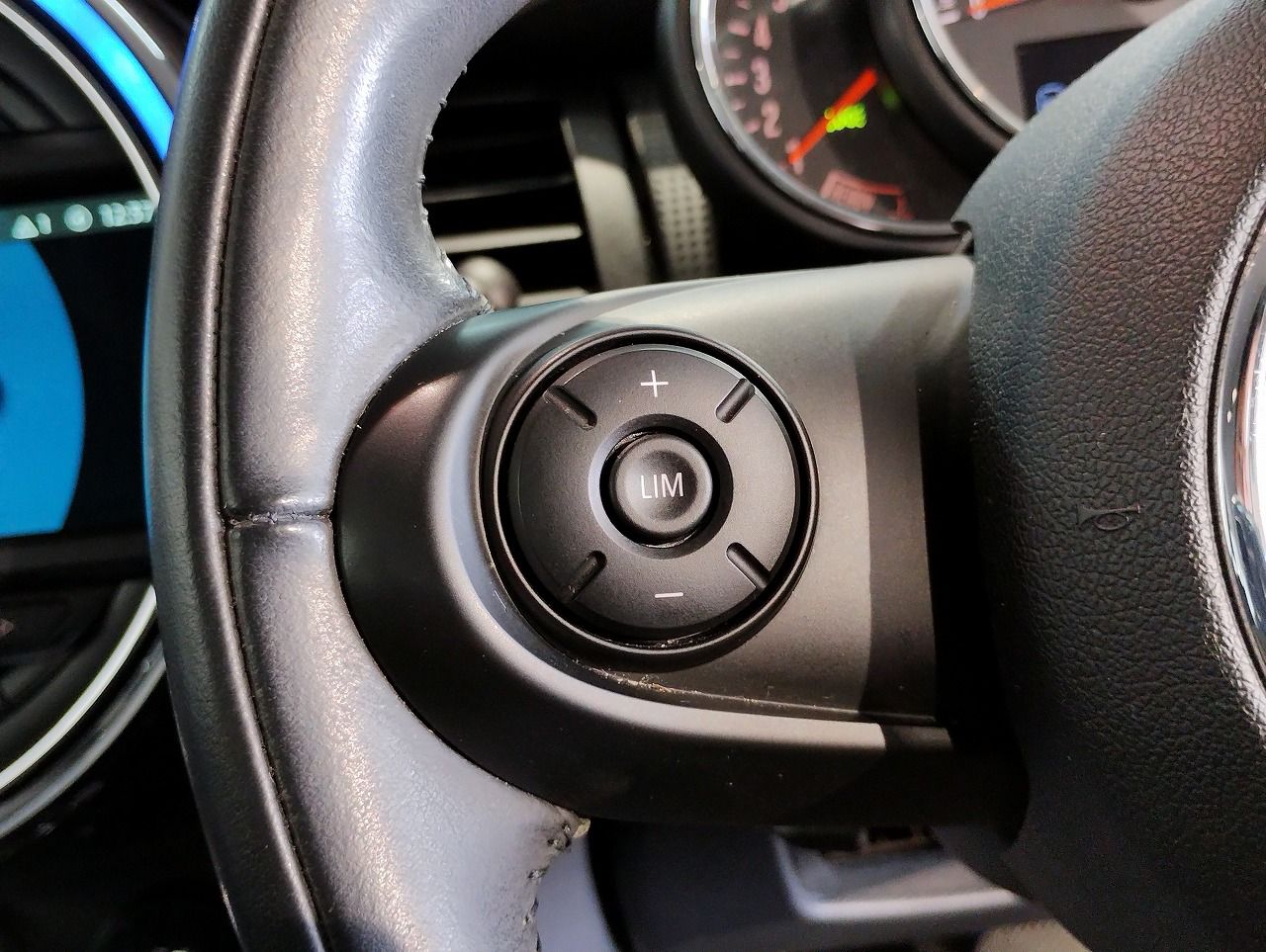 F55 COOPER D (AT)