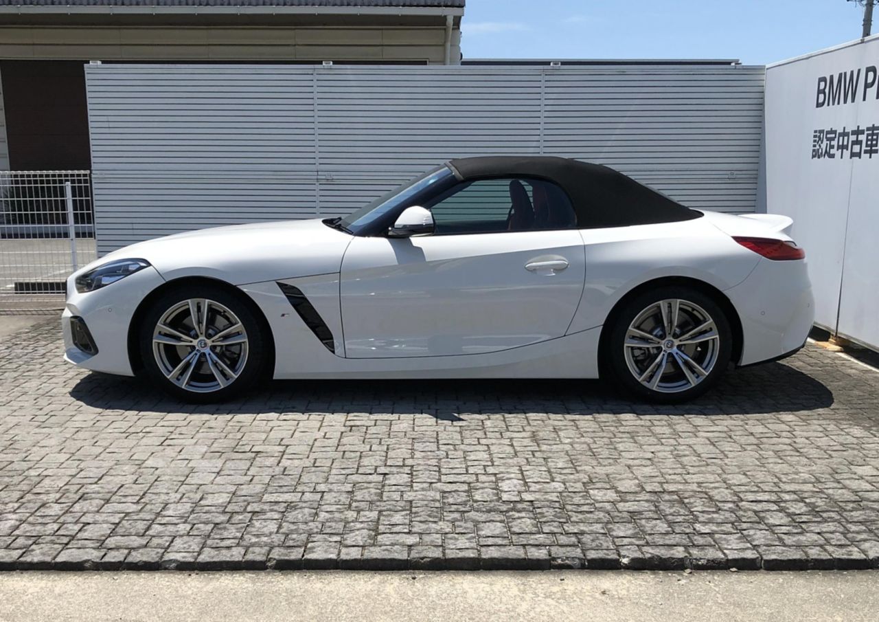 G29 z4 sDrive20i RHD