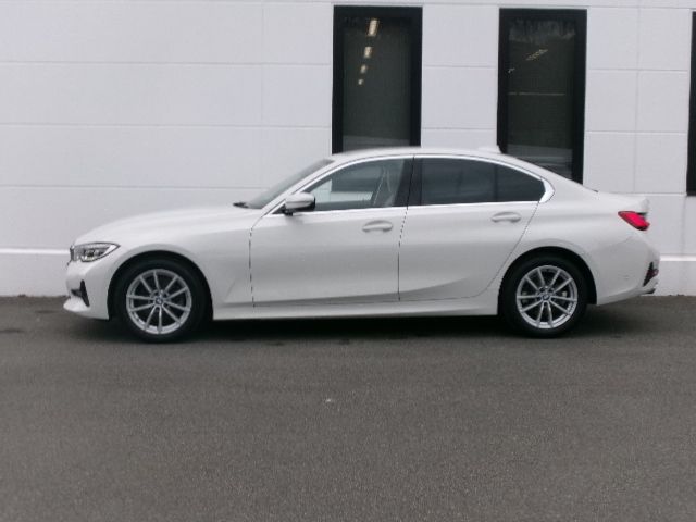 G20 320d xDrive RHD Saloon